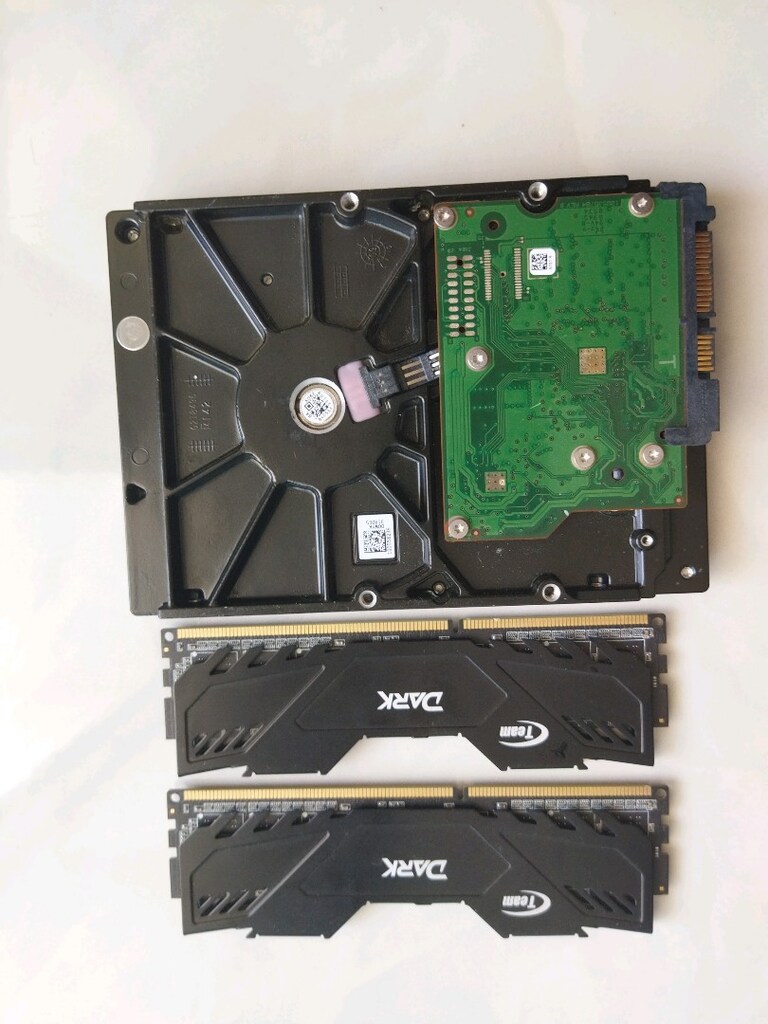 DDR3 RAM 4+4,500GBHD - 2