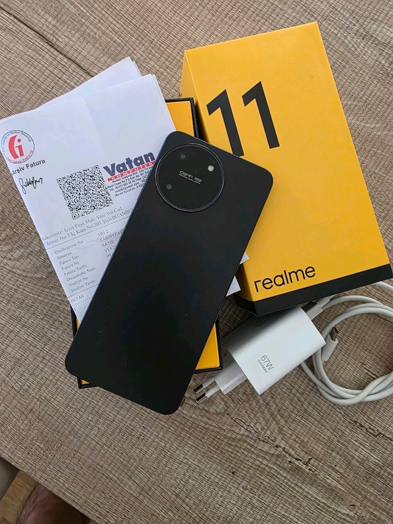 Realme 11 128 GB Sıfırdan farksız Eylül ayına kadar garantili. - 2