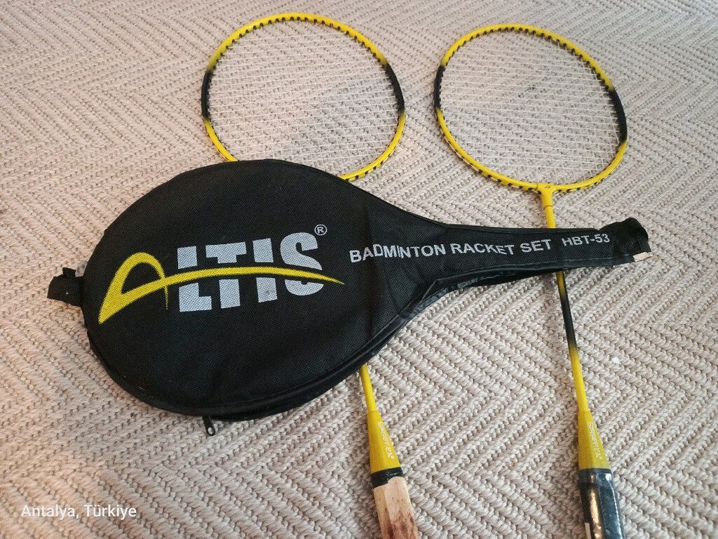 badminton raketi ve çantası - 3