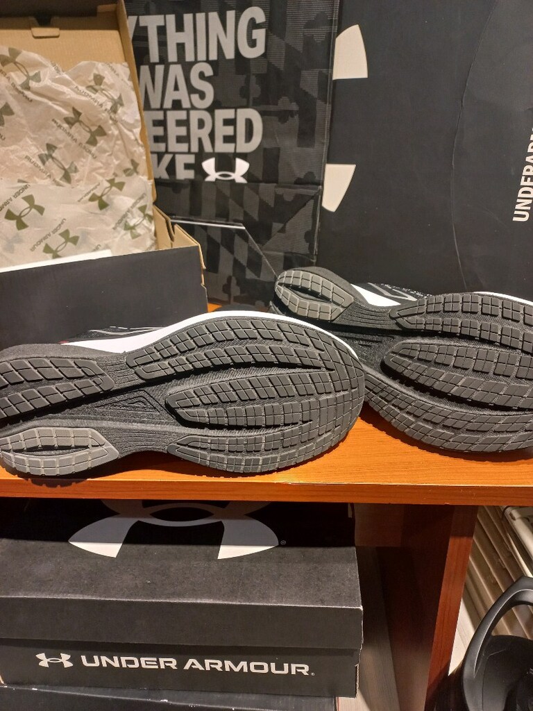 Under Armour velociti distance - 3