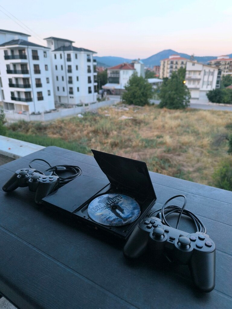 PlayStation 2 - 5