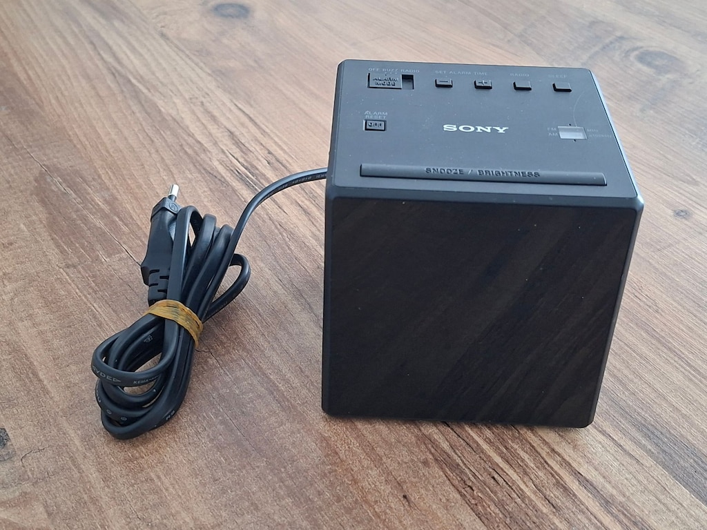 Sony ICF-C1 LED Ekranlı Alarmlı Çalar Saatli Radyo - 6