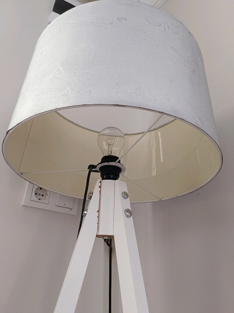 3 ayaklı beyaz tripod lambader ve abajur 2'si birlikte verilecektir - 2