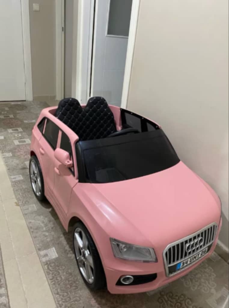 Akülü araba 2 kişilik uzaktan kumandalı 24 volt AUDİ