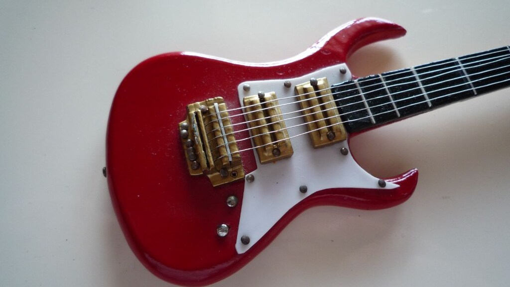 Fender Modeli Biblo Gitar - 3