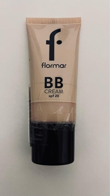 Flormar Hafif Yapılı & Yarı Parlak Bitişli SPF20 Nemlendirici BB Krem