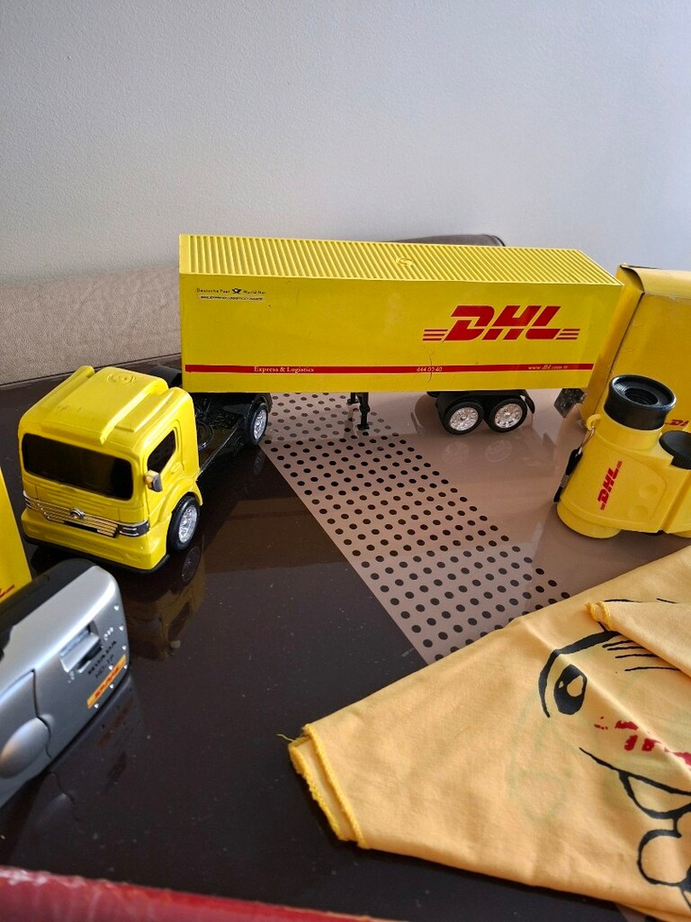 DHL Kamyon Dürbün Kupa Şemsiye Bandana Fotograf Makinası Darbuka Tef - 12