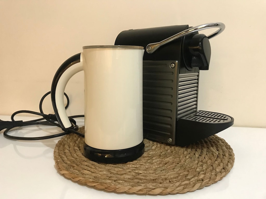 Nespresso Kahve Makinesi ve Süt Köpürtücüsü - 2