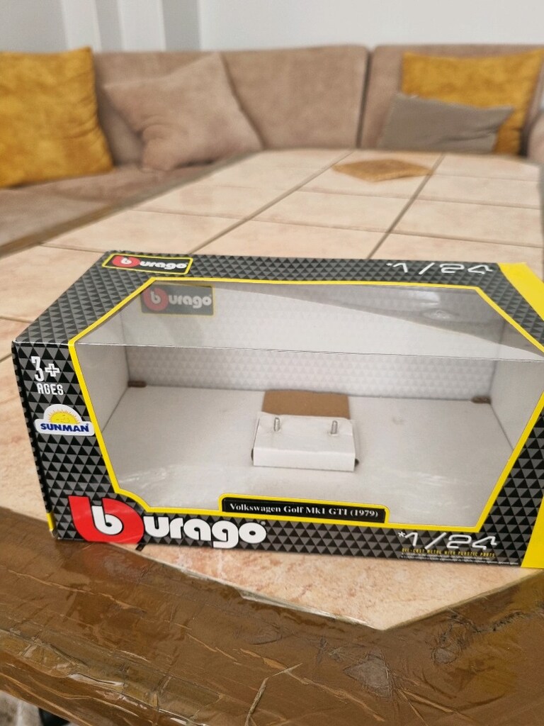 1.24 model araba - 4