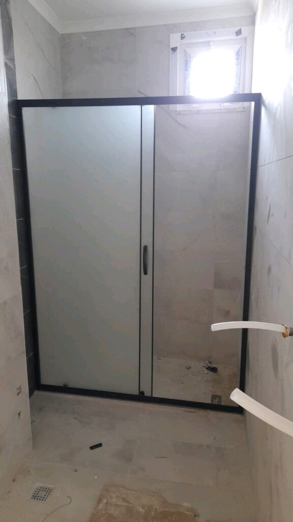 İKİ DUVAR ARASI DUSAKABIN TEMPERLI CAMLAR ALÜMİNYUM PROFİL - 2