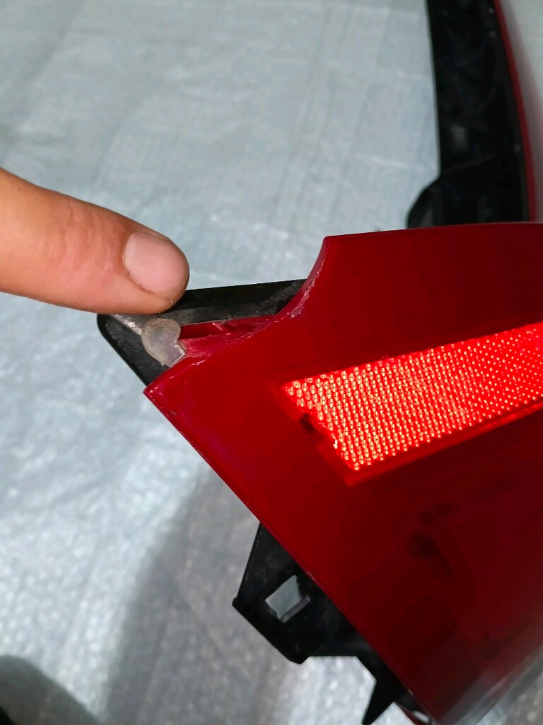 volvo × C60 sol arka stop orjinal çıkma sadece elimle gösterdiğim yer - 5