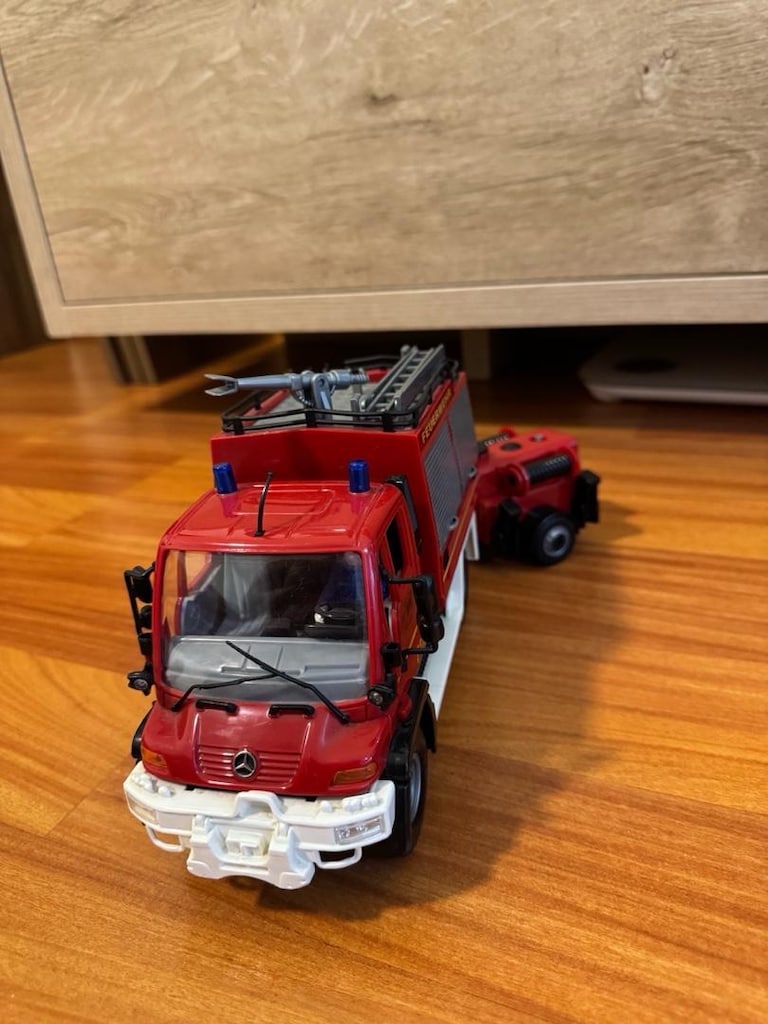 Dickie Toys Büyük Mercedes İtfaiye Aracı Sesli ve Işıklı 40cm - 3