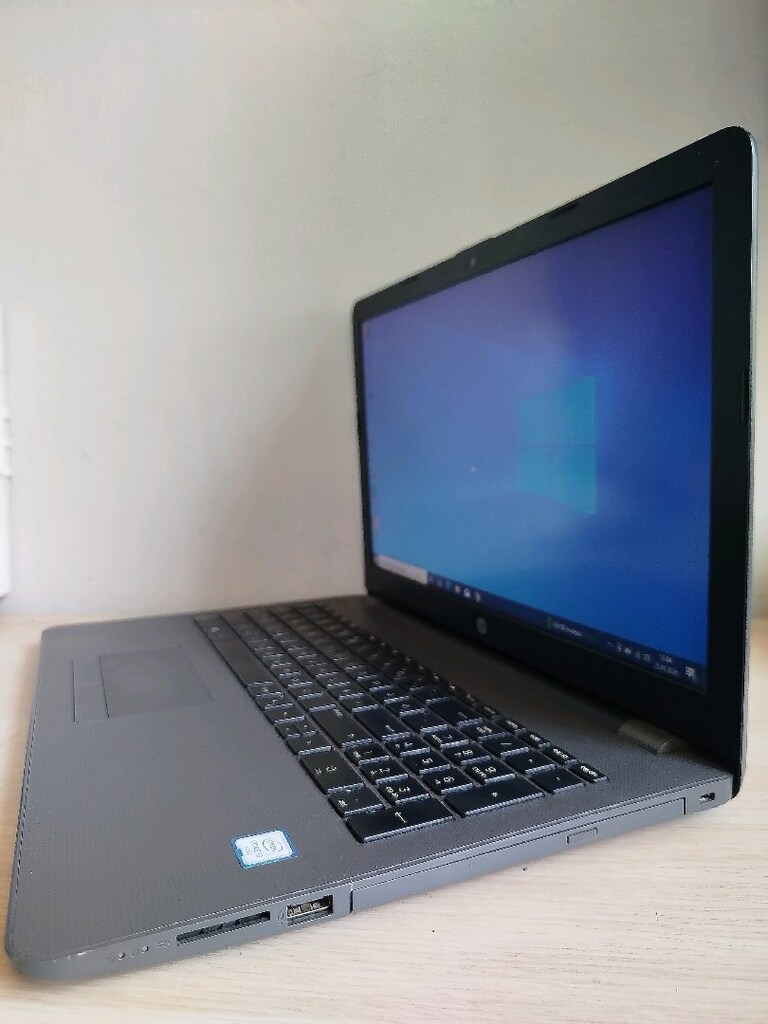 HP 250 G6 Intel i3-6006U/8GB/256GB/15.6" Notebook - 2