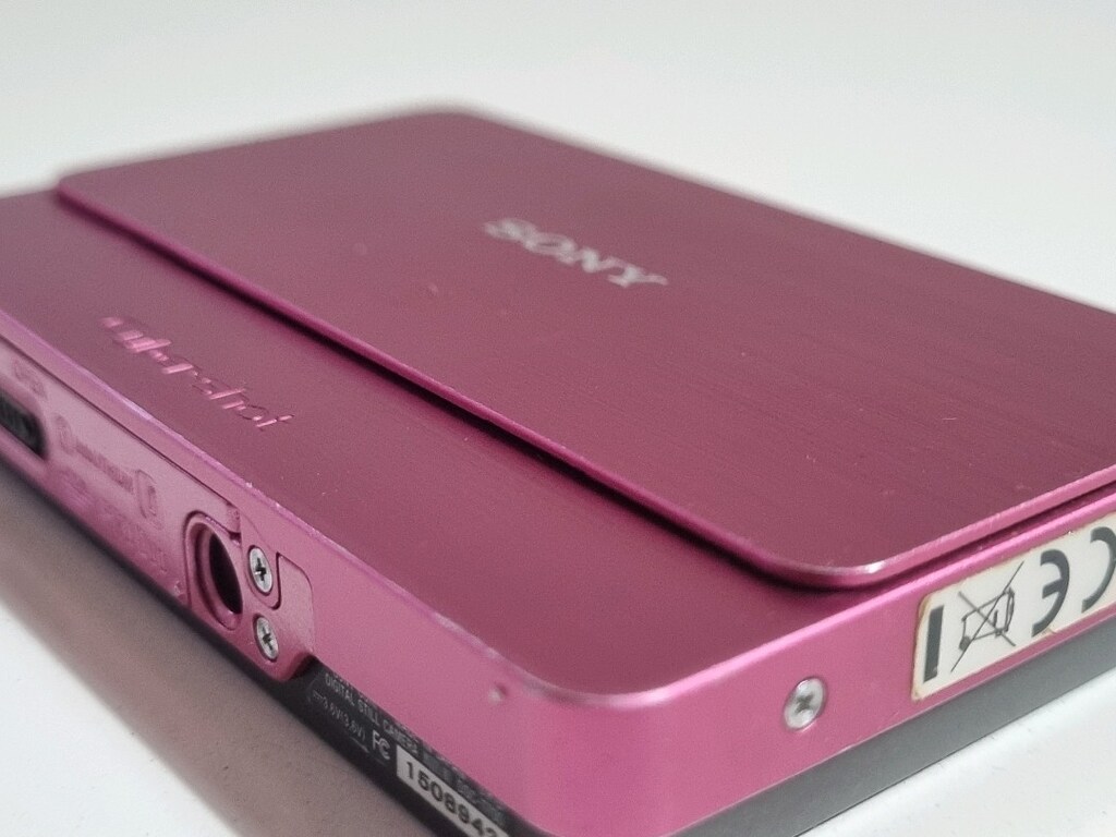 SONY CYBERSHOT DSC T700 - 7