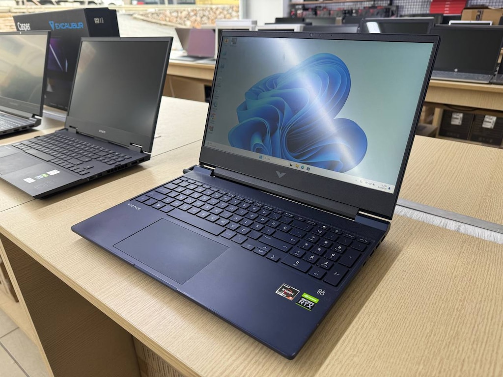 HP VİCTUS *RYZEN 5 5600H İŞLEMCİ *16GB RAM *512GB SSD *3050 4GB E.K - 4