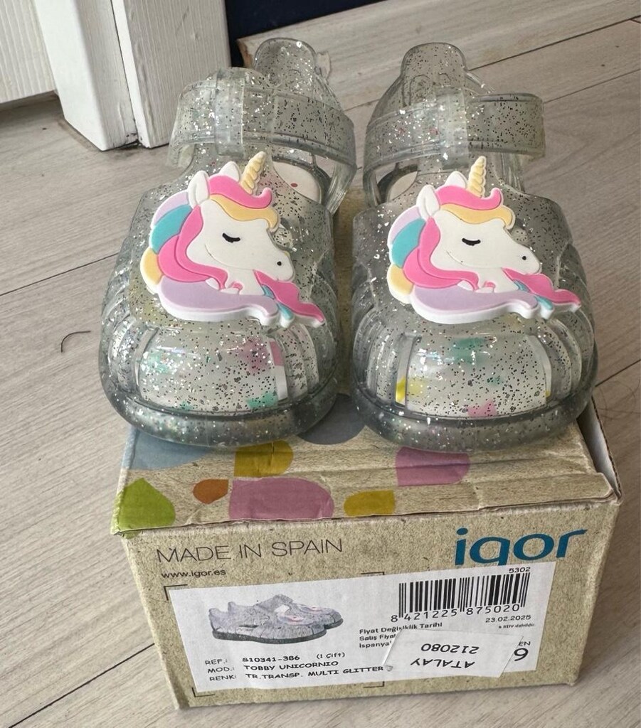 igor marka 19 numara kız bebek unicorn sandalet
