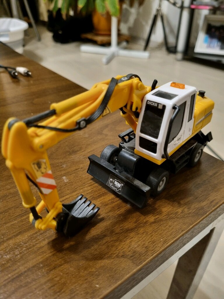 Dickie Toys Liebherr oyuncak kepçe iş makinesi - 7