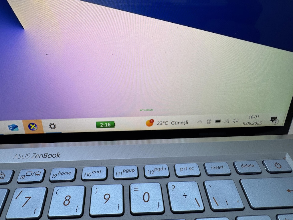 ASUS ZENBOOK İ7 8. NESİL 16 GB RAM 512 M2SSD MX150 - 4