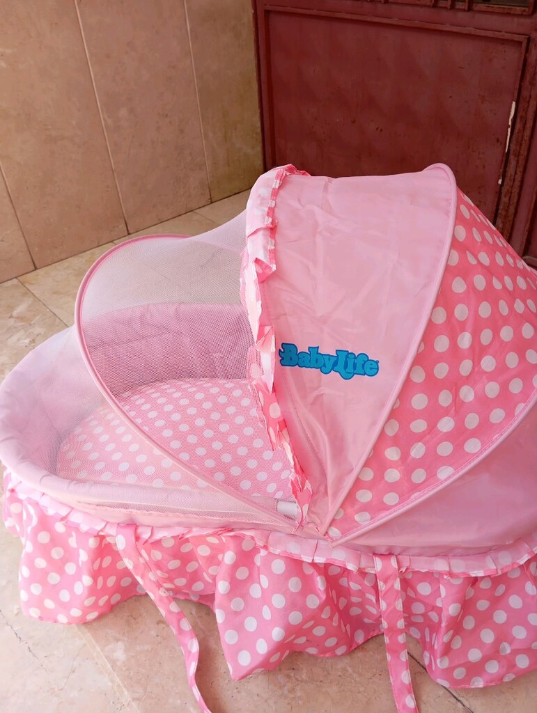 Pembe puantiyeli cibinlikli tenteli taşınabilir bebek sepeti - 2