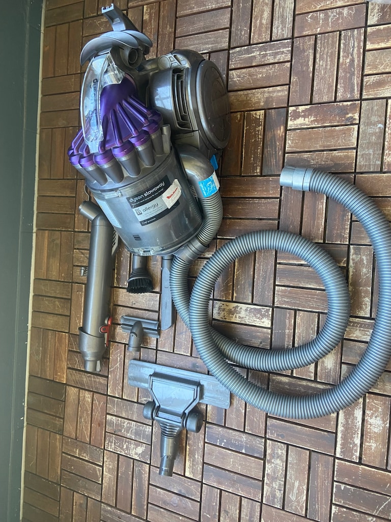 Dyson DC23 Elektrik Süpürgesi