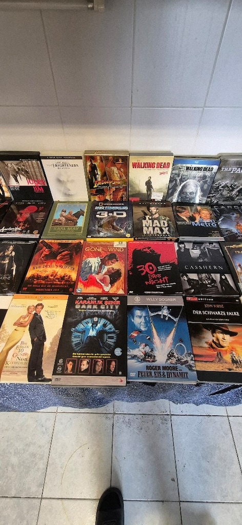Özel seri kolleksiyon DVD filmler . sayılı üretim. - 2