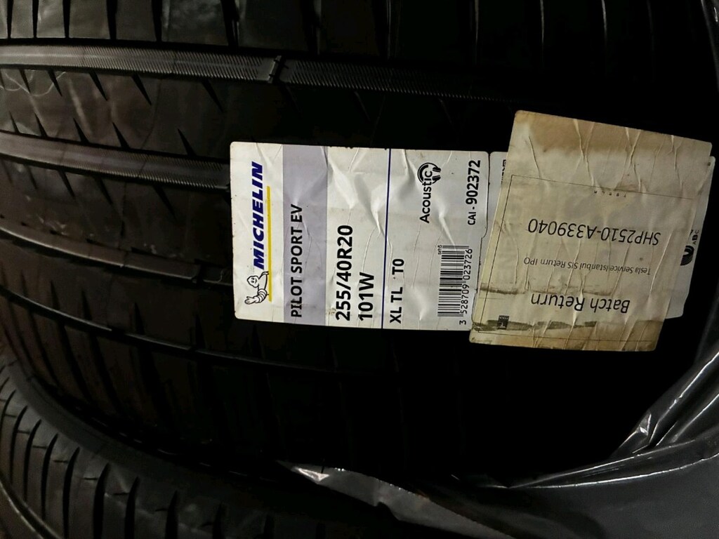 Lastik sıfır ölçüler 255*40*20 Pilot Sport ev Tesla - 2