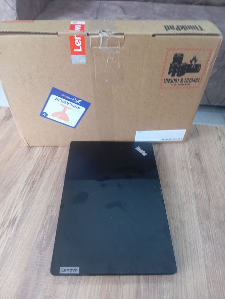 LENOVO THİNKPAD İ5 İŞLEMCİ 11.NESİL-8GB RAM 256 GB SSD - 9