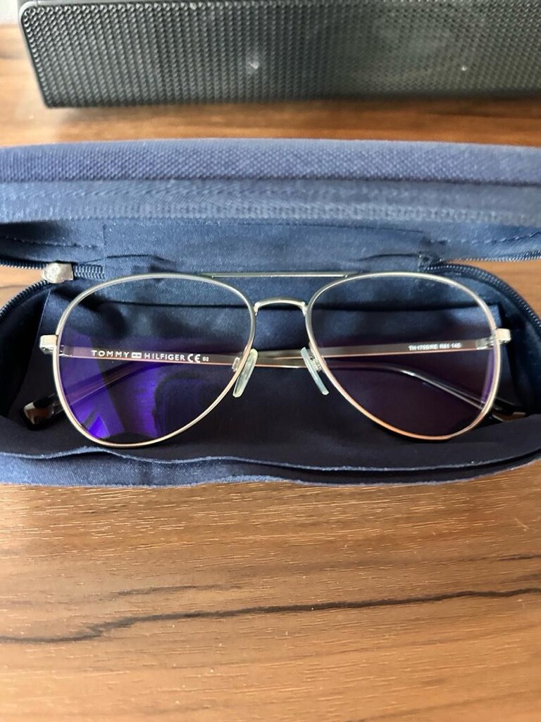 tommy hilfiger gözlük çerçevesi