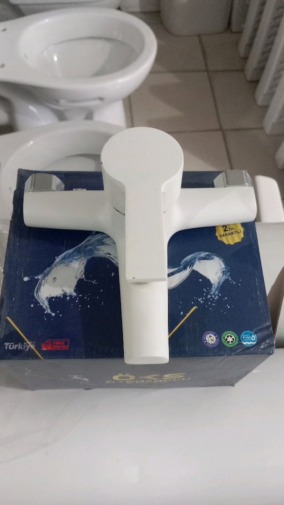 Beyaz delta banyo armatür - 2