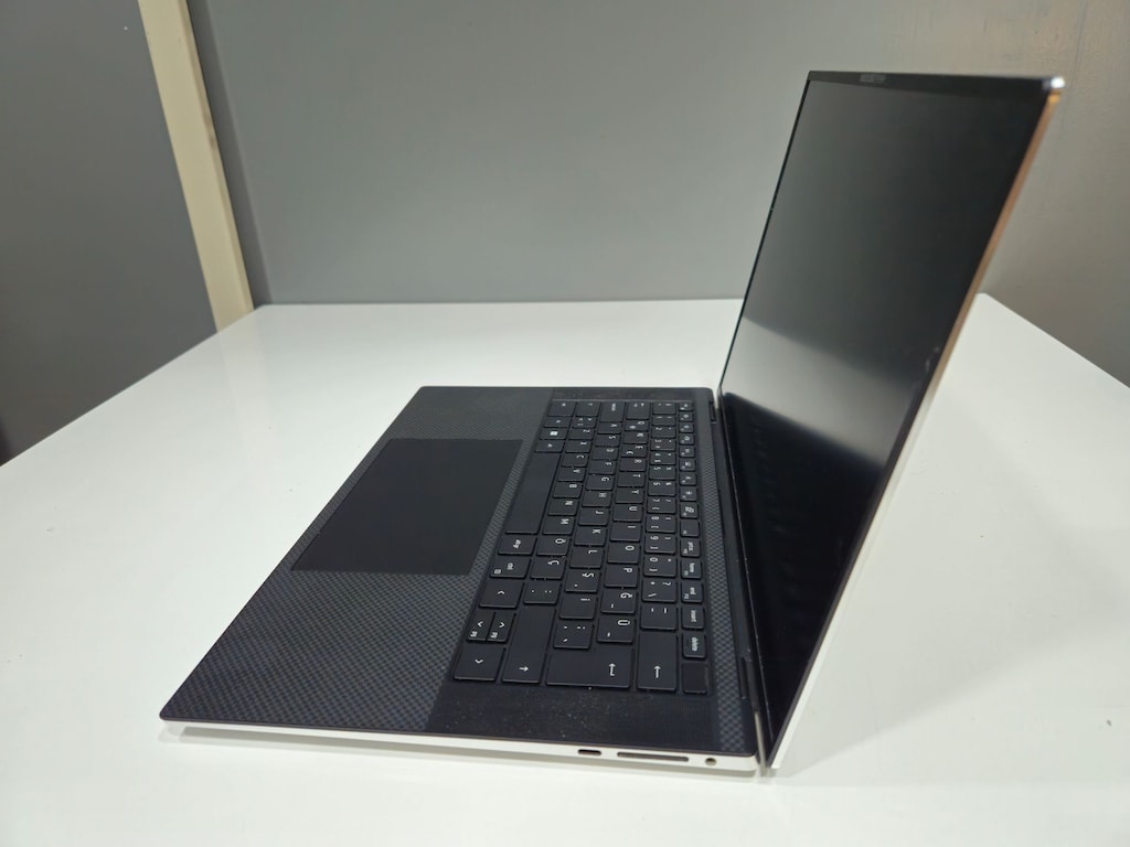 DELL XPS 15 9530+ İ7 13.NESİL + RTX 4050 EKRAN KARTLI - 4