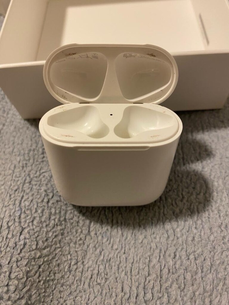 apple airpods - 2