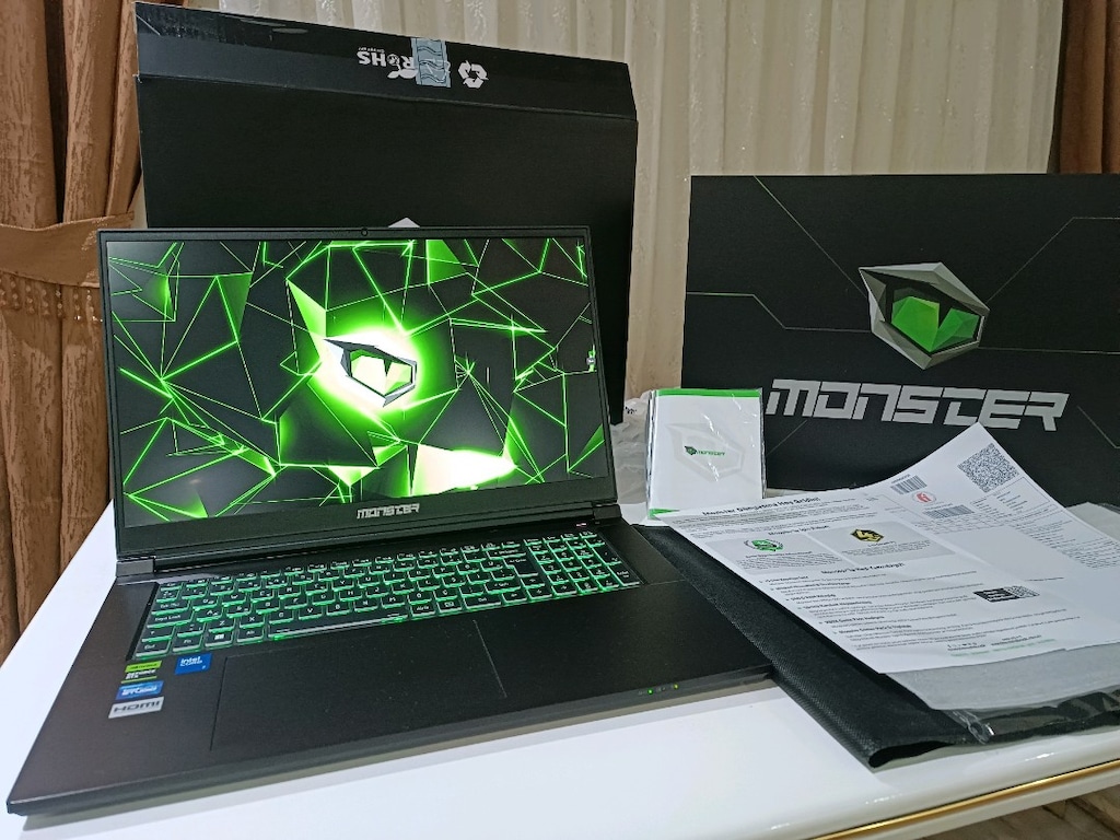 1 aylık MONSTER ABRA 17.3/144HZ/ CORE 7 ULTRA 250H 16 GB /1 TB - 2
