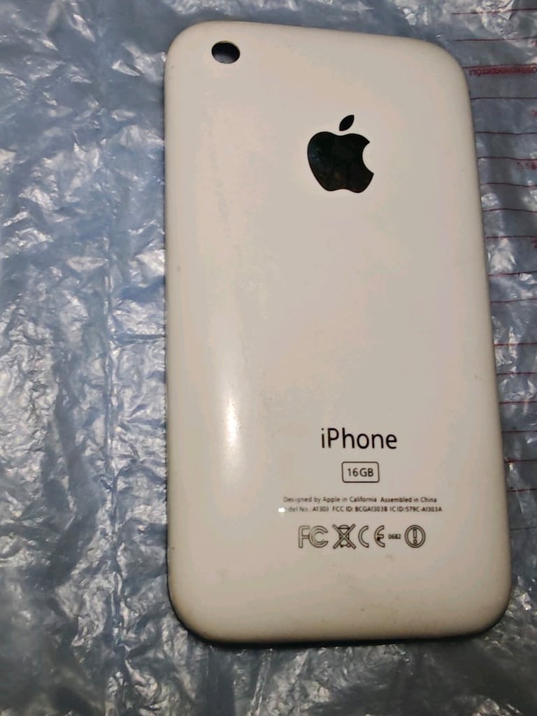 Apple iPhone 3G / 3GS arka kapak gövdesidir. ipone 4 s - 5