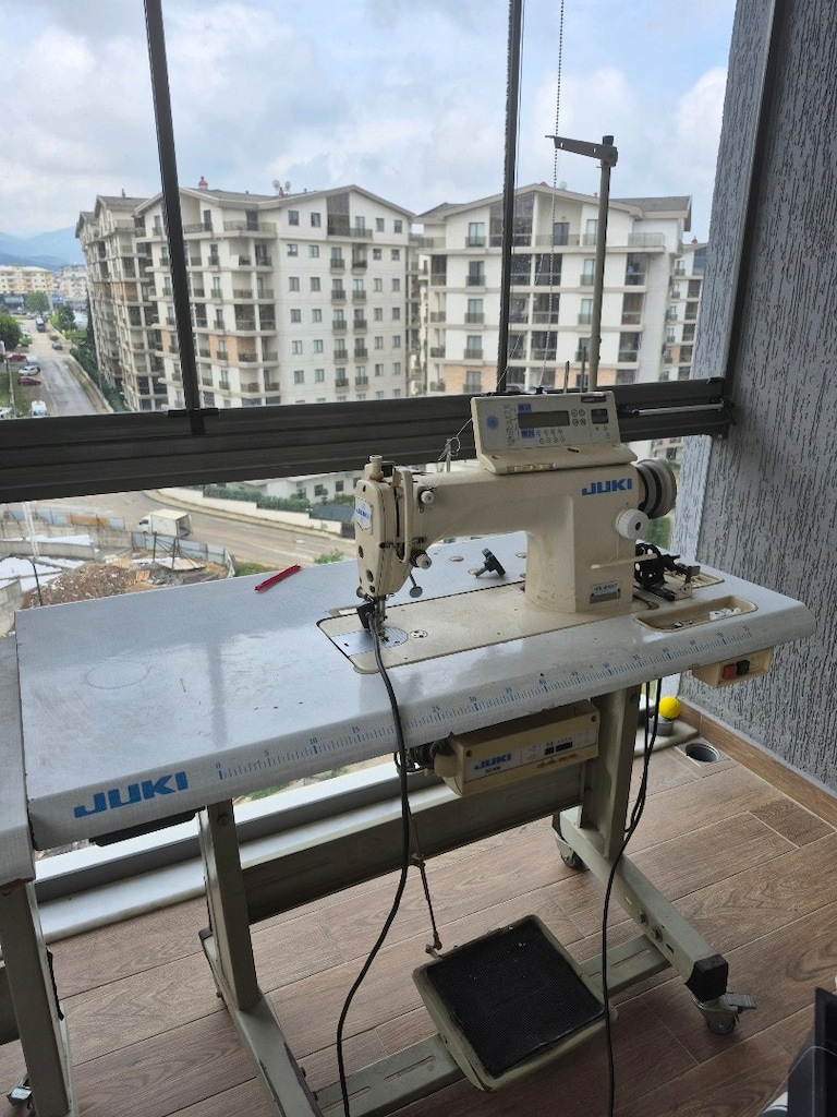 juki dikiş ve overlog makinesi dikiş makinam bilgisayarı temiz