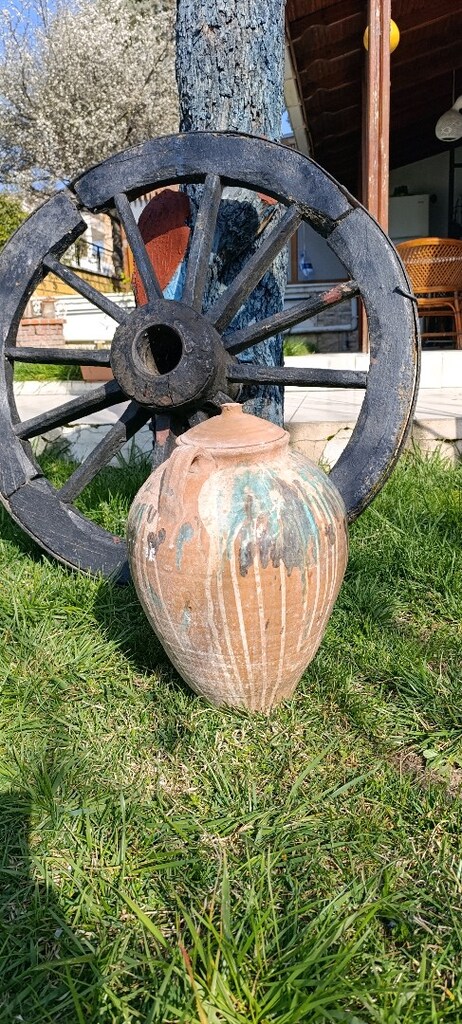 Akıtma sırlı antik bir çanakkale tarihi toprak bir kaptır - 3