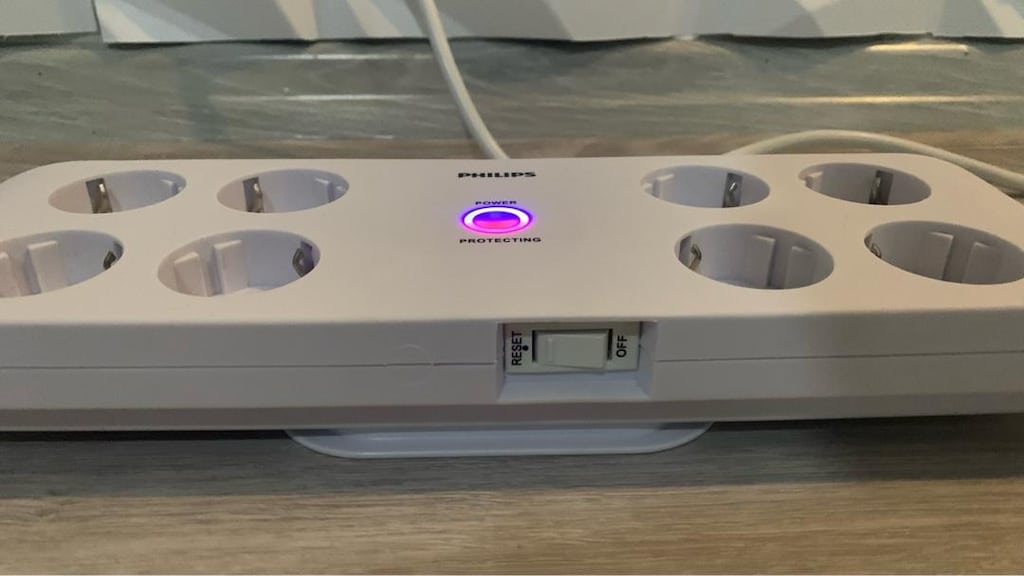 PHILIPS Akım Korumalı 2 Metre 8'li Beyaz Priz SPN3080B/10 - 4