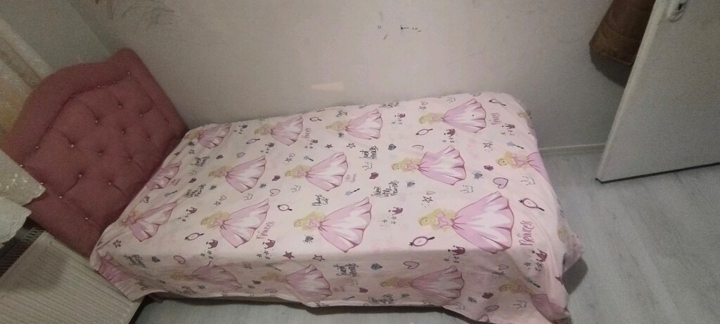 tek kisilik yatak baza başlık birlikte