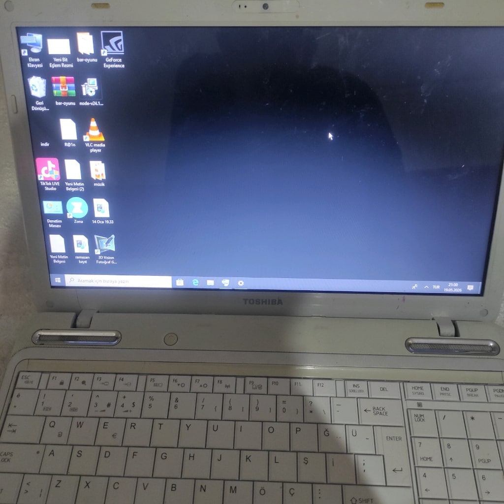 Toshiba Laptop - 6