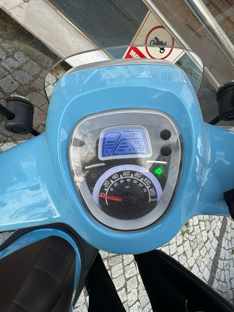 Mavi Scooter - 2