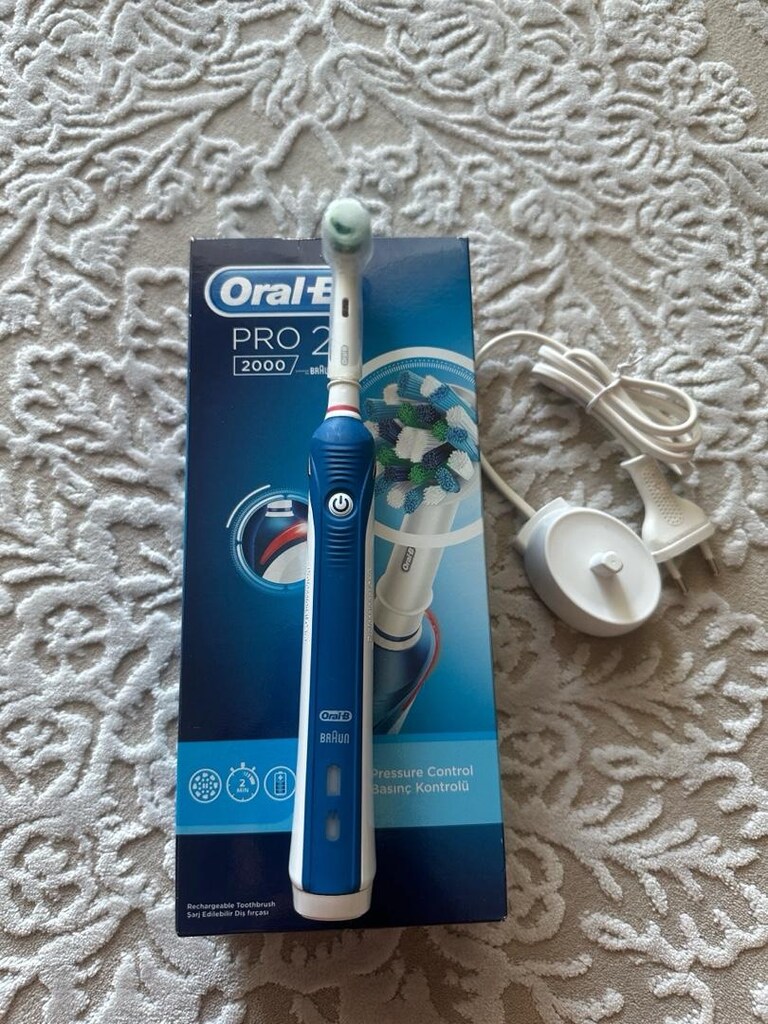Oral-B Pro 2 2000 şarjlı diş fırçası - 7