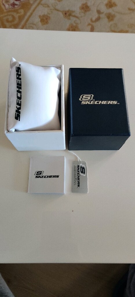Orijinal Skechers Saat Kutusu. Yastık ve kitapçık mevcut. - 3