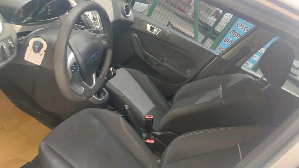 2013 model ford fiesta 1.25 trend - 16
