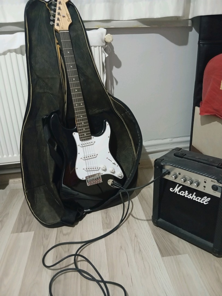Elektro gitar squier ve marshall amfi - 6
