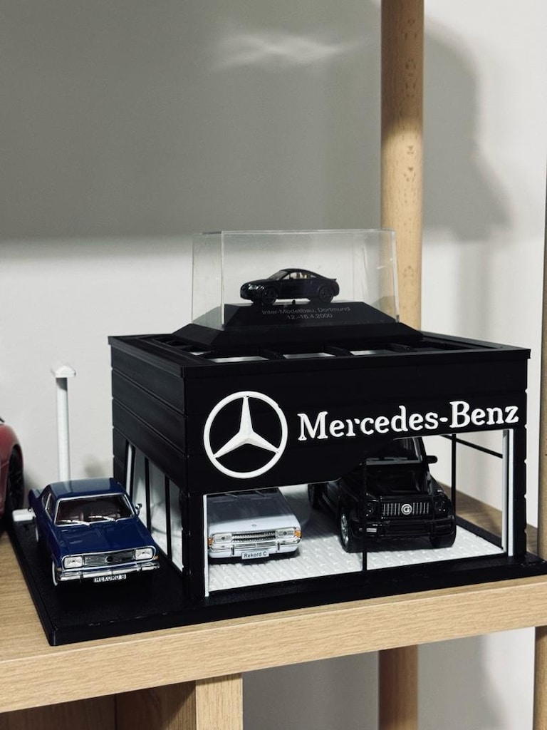 Mercedes araba galerisi diorama