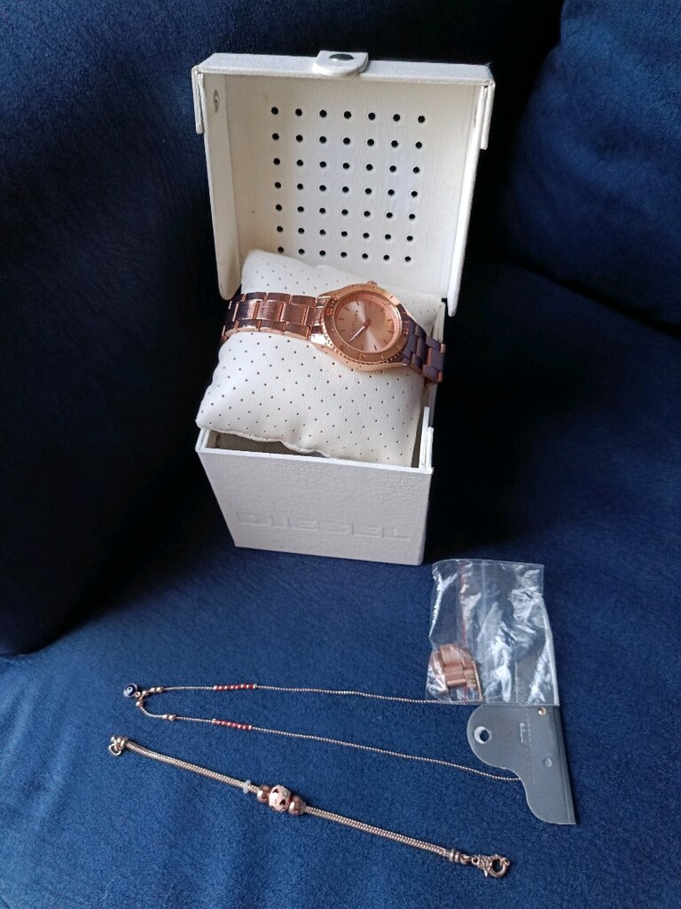 orflam saat kutu takılarlar birlikte saatin pili yok - 5
