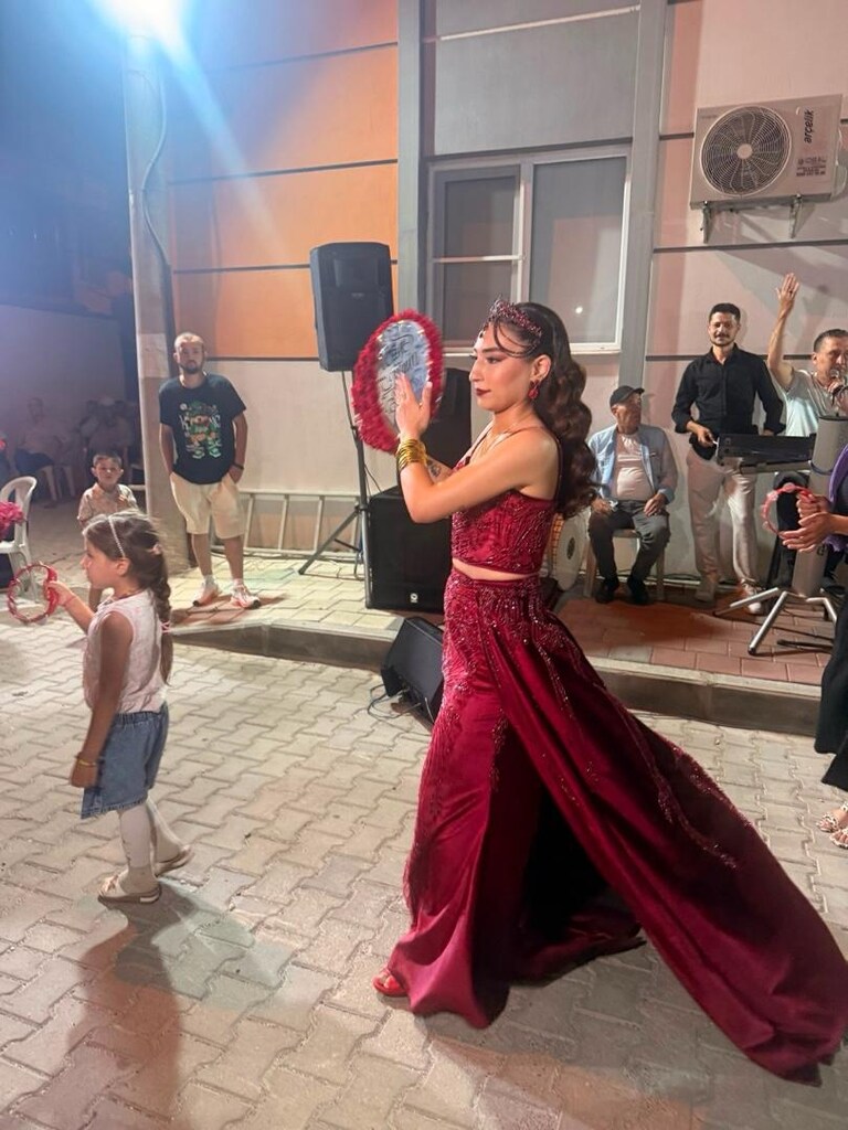 Özel tasarım 3 parça bindallı