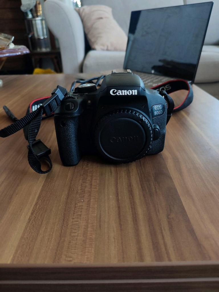 Canon 800d body - 2