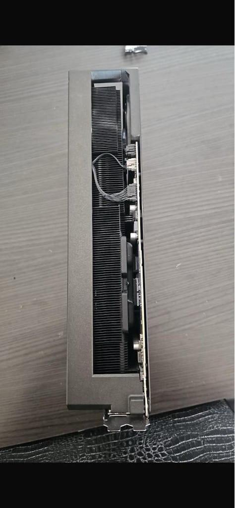 Asus rog astral 5080 ekran kartı - 2