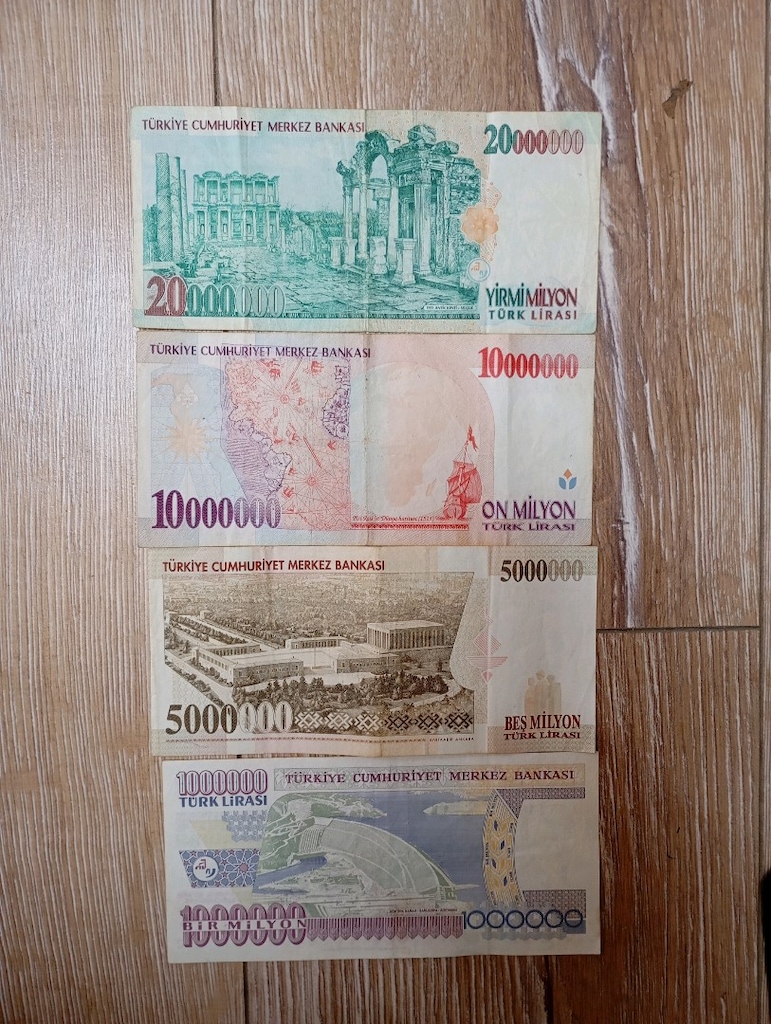 milyonlar 4 farklı Türk Lirası banknot seti . Sette 20.000.000, 10.000 - 2