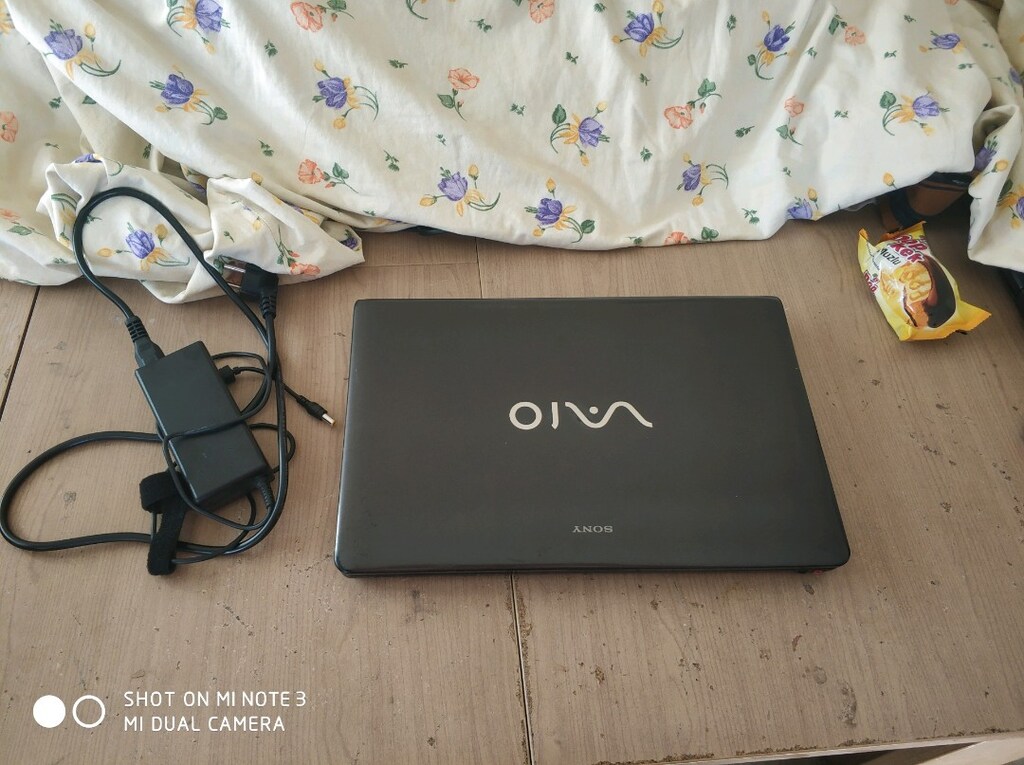 Sony vaio i3 işlemci 6 GB Bluetooth kozmetik sıfır ayarında temiz lapt - 5